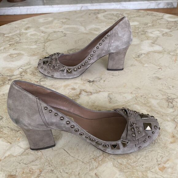 Pura Lopez Suede Block Heel Studded Pumps - Picture 3 of 12